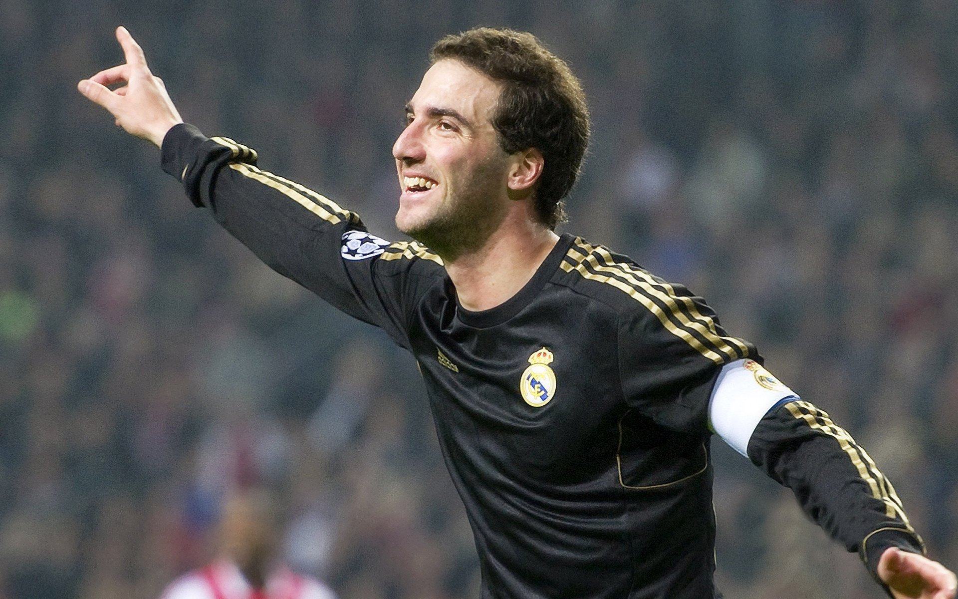 铁血防线锁死尼斯，莫德里奇魔法点亮巴萨关键战